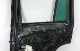 Дверь задняя правая для Volkswagen Tiguan 2007 года на фотографиях