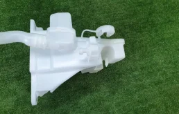 Бачок стеклоомывателя задний для Volkswagen Polo 2017 года на фотографиях