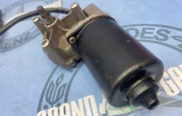 Мотор стеклоочистителя для Mercedes-Benz C class 2001 года на фотографиях