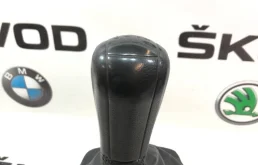 Ручка МКПП для Skoda Octavia 2009 года на фотографиях