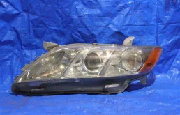 Фара левая для Toyota Camry 2010 года на фотографиях