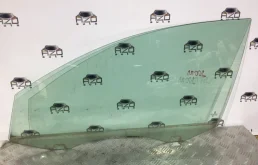 Стекло двери переднее левое для Volkswagen Passat 2005 года на фотографиях