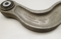 Рычаг задний правый верхний для Porsche Panamera 2016 года на фотографиях