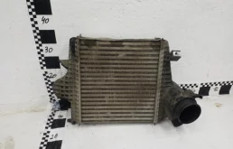 Интеркулер левый для Audi Q8 на фотографиях