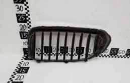 Решетка радиатора правая для BMW 5er 2023 года на фотографиях