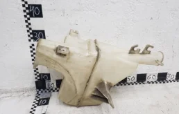 Бачок омывателя для Hyundai Creta 2017 года на фотографиях