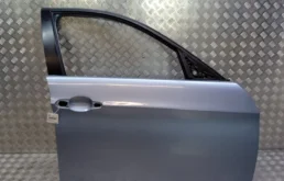 Двери для BMW 3er 2006 года на фотографиях