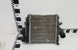 Интеркулер левый для Audi Q8 на фотографиях