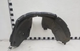 Подкрылок передний правый для Renault Duster 2010 года на фотографиях