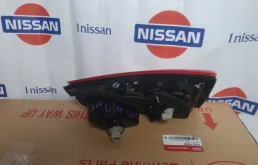 Фонарь внутренний левый для Nissan Qashqai 2018 года на фотографиях