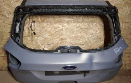 Крышка багажника для Ford Kuga 2011 года на фотографиях