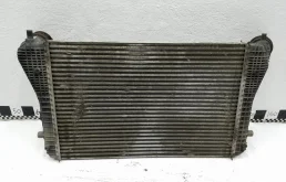 Интеркулер для Volkswagen Tiguan 2008 года на фотографиях