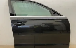 Дверь передняя правая для Audi A6 2012 года на фотографиях