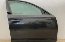 Дверь передняя правая для Audi A6 2012 года на фотографиях