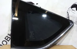 Стекло двери заднее левое для Toyota RAV4 2014 года на фотографиях