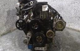 Двигатель без навесного для Mitsubishi Galant 2005 года на фотографиях