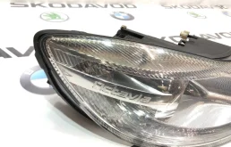 Фара ксенон левая для Skoda Octavia 2010 года на фотографиях