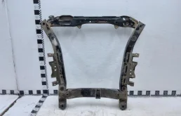 Подрамник двигателя для Renault Duster 2018 года на фотографиях