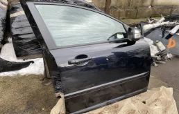 Дверь передняя правая для Volvo S40 2011 года на фотографиях