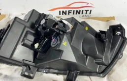 Фара правая для Infiniti QX 2018 года на фотографиях