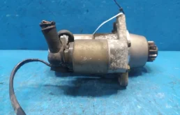 Стартер для Nissan X-Trail 2001 года на фотографиях