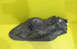 Фара правая для Volkswagen Tiguan 2012 года на фотографиях