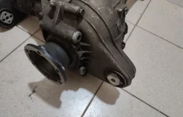 Редуктор переднего моста для Volkswagen Touareg 2007 года на фотографиях