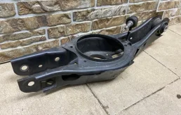 Качающийся рычаг левый для Hyundai Tucson на фотографиях