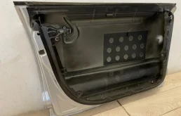 Дверь багажника для Volkswagen Touareg 2009 года на фотографиях