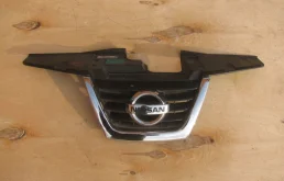 Решетка радиатора для Nissan Juke 2011 года на фотографиях