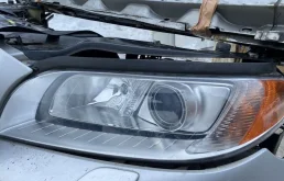 Фара левая для Volvo S80 2010 года на фотографиях