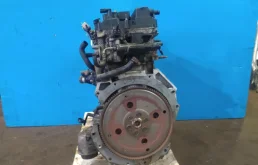 Двигатель без навесного для Mazda MPV 1998 года на фотографиях