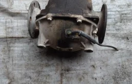 Редуктор заднего моста для Mitsubishi Pajero 2010 года на фотографиях