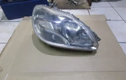 Фары для Mercedes-Benz S class 2002 года на фотографиях