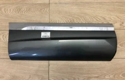 Стекло двери заднее правое для Volkswagen Touareg 2015 года на фотографиях