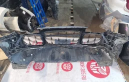 Бампер передний для Porsche Cayenne 2002 года на фотографиях