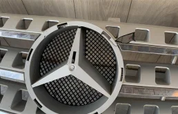 Накладка переднего бампера для Mercedes-Benz M class 2002 года на фотографиях