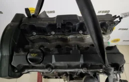 Двигатель без навесного для Citroen Berlingo 2006 года на фотографиях