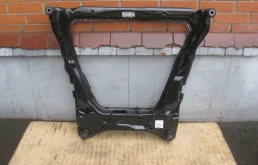 Балка передняя поперечная для Nissan X-Trail 2008 года на фотографиях