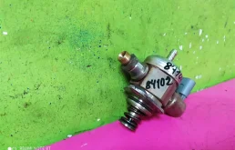 Топливный насос для Audi A4 2007 года на фотографиях