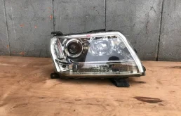 Фара правая для Suzuki Grand Vitara 2015 года на фотографиях