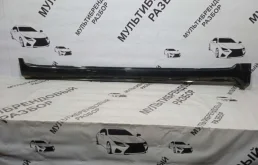 Накладка порога левая для Toyota Land Cruiser 2008 года на фотографиях