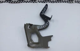 Петля капота правая для Toyota RAV4 на фотографиях