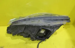 Фара правая для Lexus RX 2010 года на фотографиях
