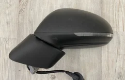 Зеркало боковое левое для Volkswagen Touareg 2013 года на фотографиях