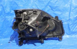 Фара левая для Nissan X-Trail 2005 года на фотографиях