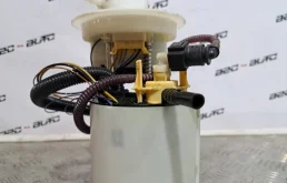 Топливный насос для Volkswagen Passat 2009 года на фотографиях