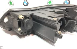 Фара ксенон левая для Skoda Octavia 2010 года на фотографиях