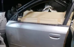 Двери для Audi A4 2003 года на фотографиях