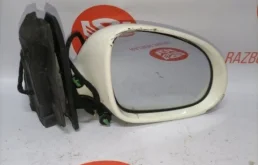 Стекла и зеркала для Volkswagen Jetta 2005 года на фотографиях